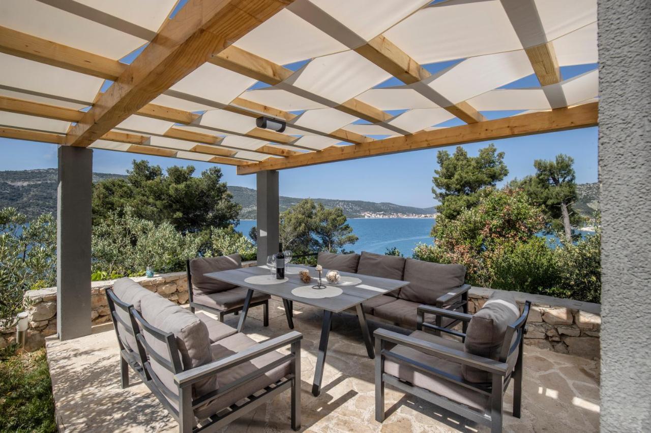 Regina With Heated Pool And Sea View Villa Marina