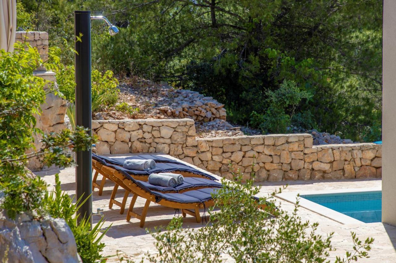 Regina With Heated Pool And Sea View Villa *