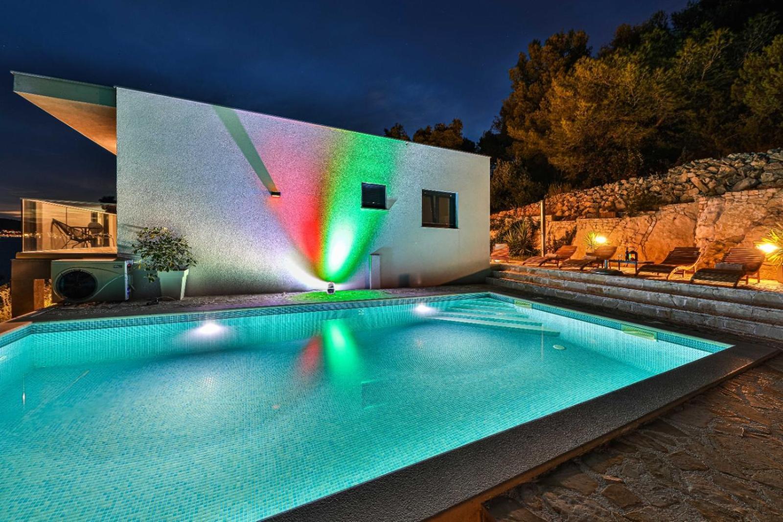 Regina With Heated Pool And Sea View Villa Marina