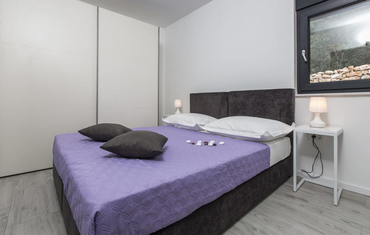 Regina With Heated Pool And Sea View Villa Marina