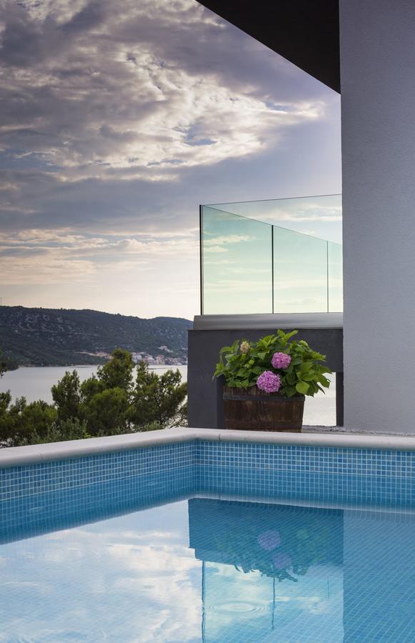 Regina With Heated Pool And Sea View * Marina