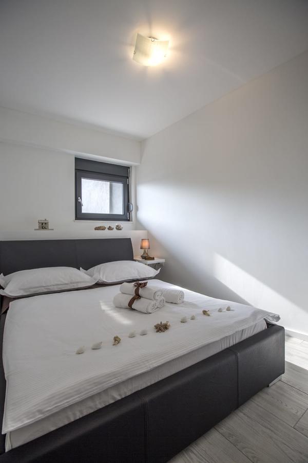 Regina With Heated Pool And Sea View * Marina