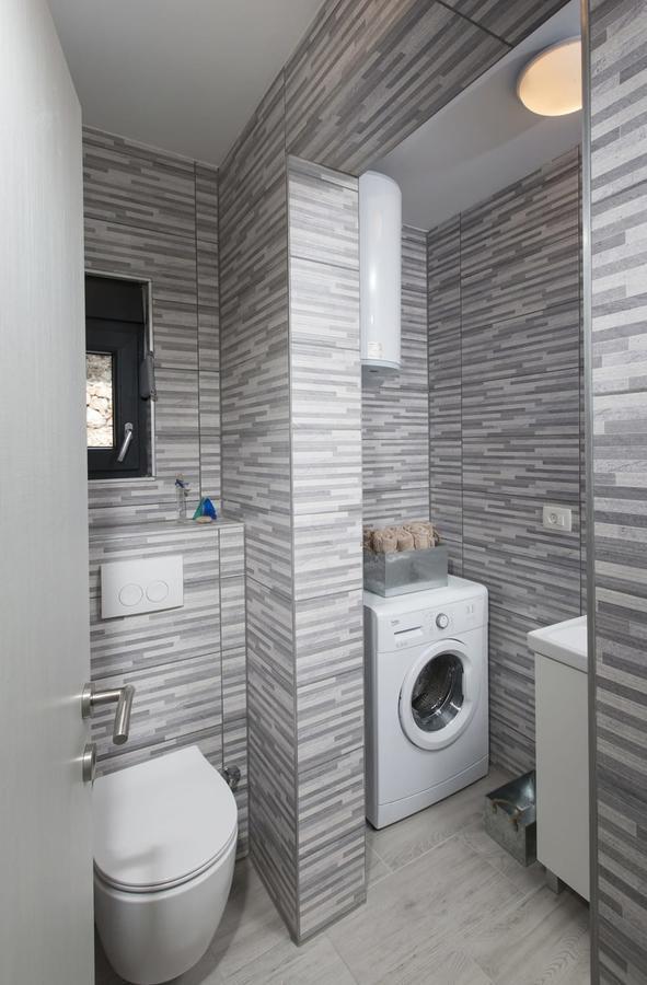 Regina With Heated Pool And Sea View