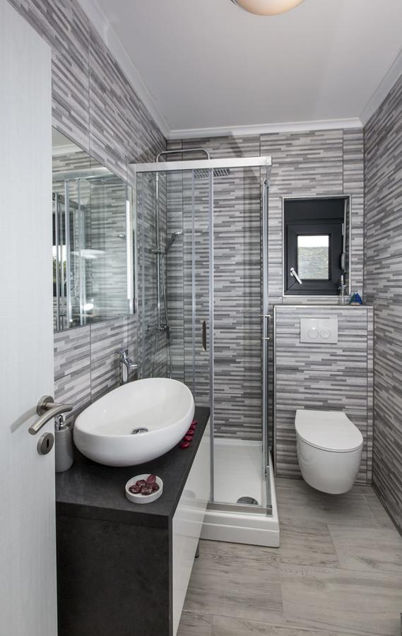 Villa Regina With Heated Pool And Sea View *