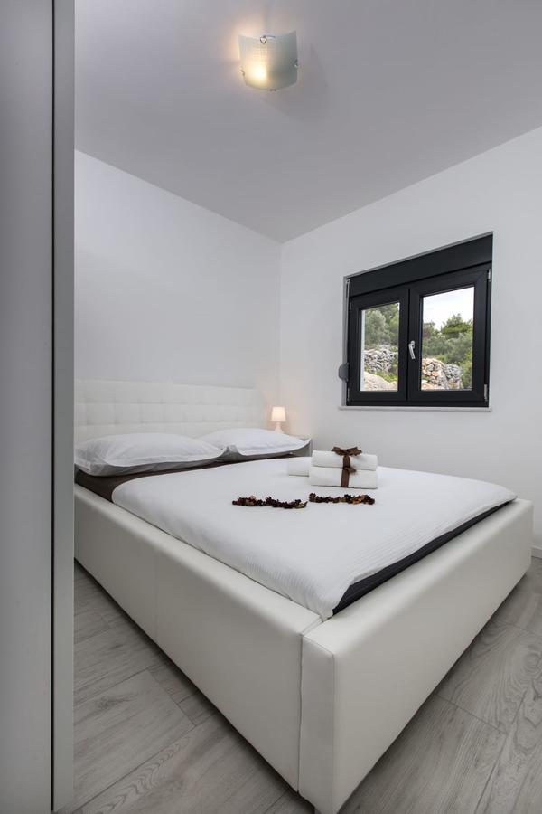 Regina With Heated Pool And Sea View *
