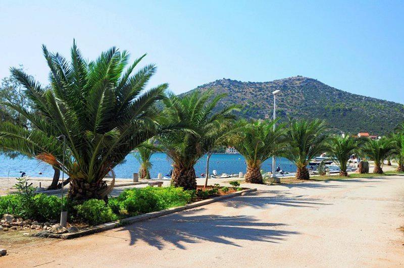 Regina With Heated Pool And Sea View Villa *