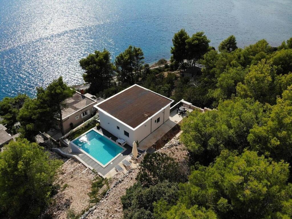 Villa Regina With Heated Pool And Sea View Marina